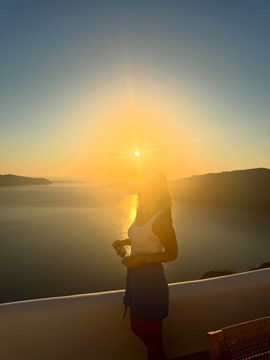 Βάσω Λασκαράκη - Λευτέρης Σουλτάτος: Το φωτογραφικό άλμπουμ των διακοπών τους από τη Σαντορίνη