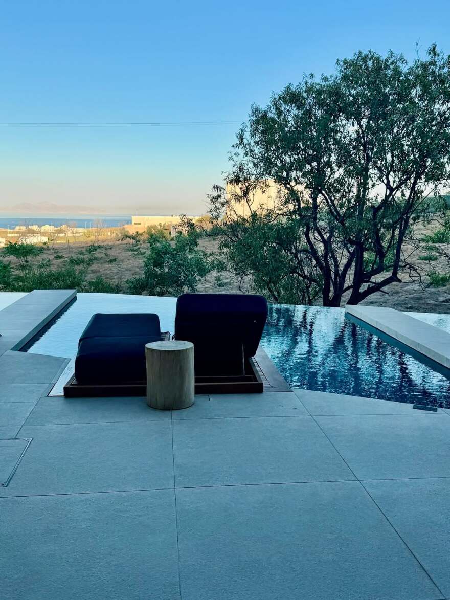 Βάσω Λασκαράκη - Λευτέρης Σουλτάτος: Το φωτογραφικό άλμπουμ των διακοπών τους από τη Σαντορίνη