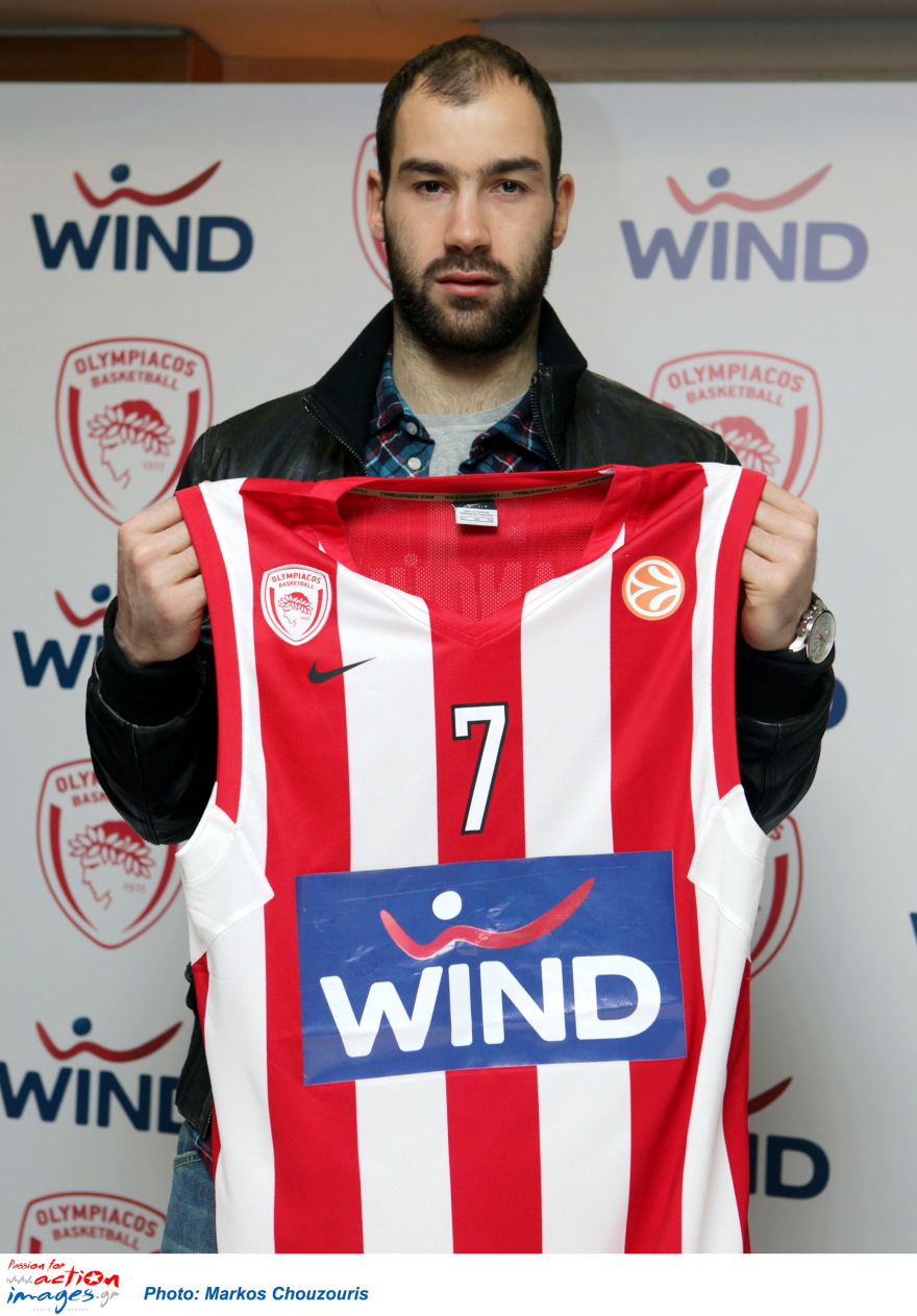 Η μεταγραφή που άλλαξε την ιστορία του Ολυμπιακού - Πέρασαν 15 χρόνια από την ημέρα που ανακοινώθηκε ο Σπανούλης 