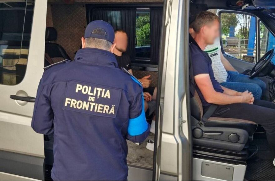 interpol2