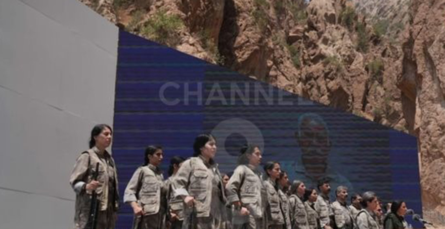 PKK: Άρχισε ο αφοπλισμός του με μία συμβολική εκδήλωση στο Βόρειο Ιράκ - Δείτε τις πρώτες εικόνες