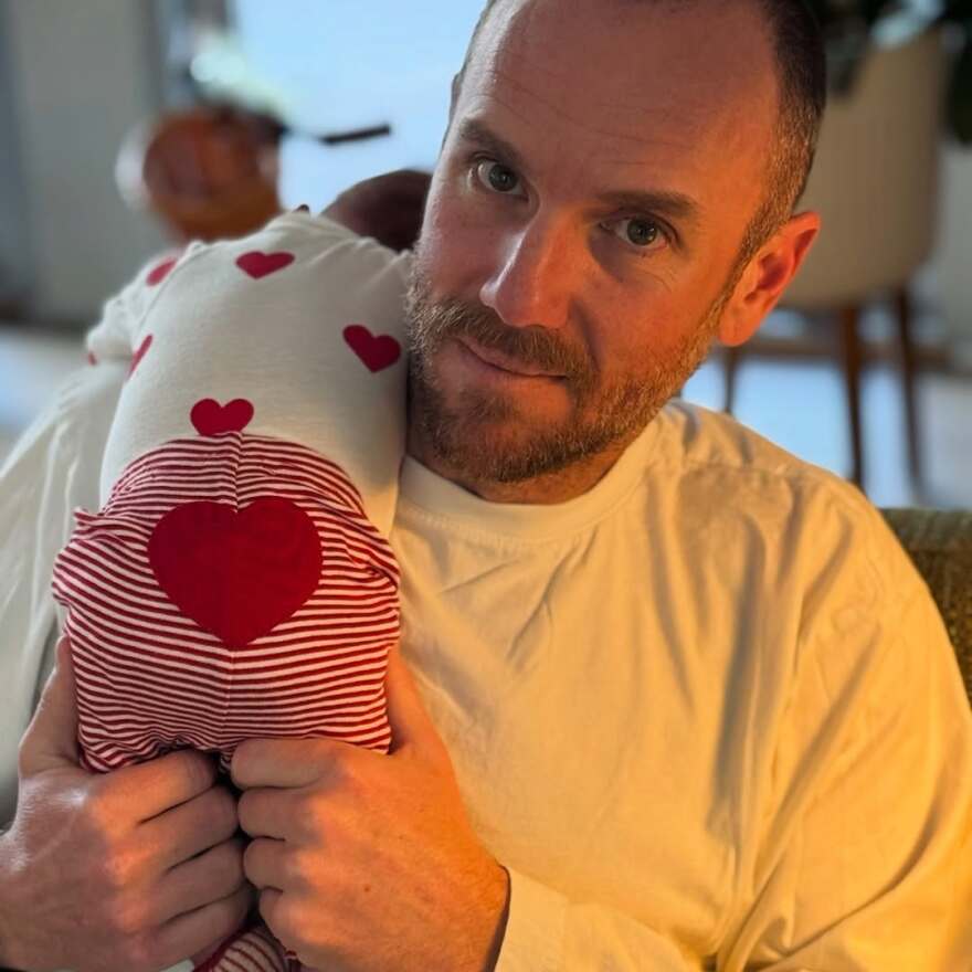 Λίλι Κόλινς στον σύζυγό της: Θεωρώ τον εαυτό μου τον πιο τυχερό που περνάω τη ζωή μου μαζί σου