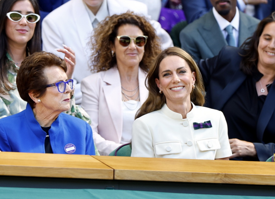 Wimbledon: Στον τελικό των γυναικών η Κέιτ Μίντλετον, αποθεώθηκε από τους θεατές - Βίντεο, φωτογραφίες Wimbledon: Στον τελικό των γυναικών η Κέιτ Μίντλετον, αποθεώθηκε από τους θεατές - Βίντεο, φωτογραφίες