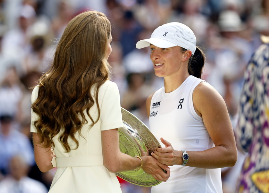 Wimbledon, Σβιόντεκ - Ανισίμοβα 2-0 (6-0,6-0): Ανέβηκε στον θρόνο με... προπόνηση στον τελικό η Ίγκα - Βίντεο 
