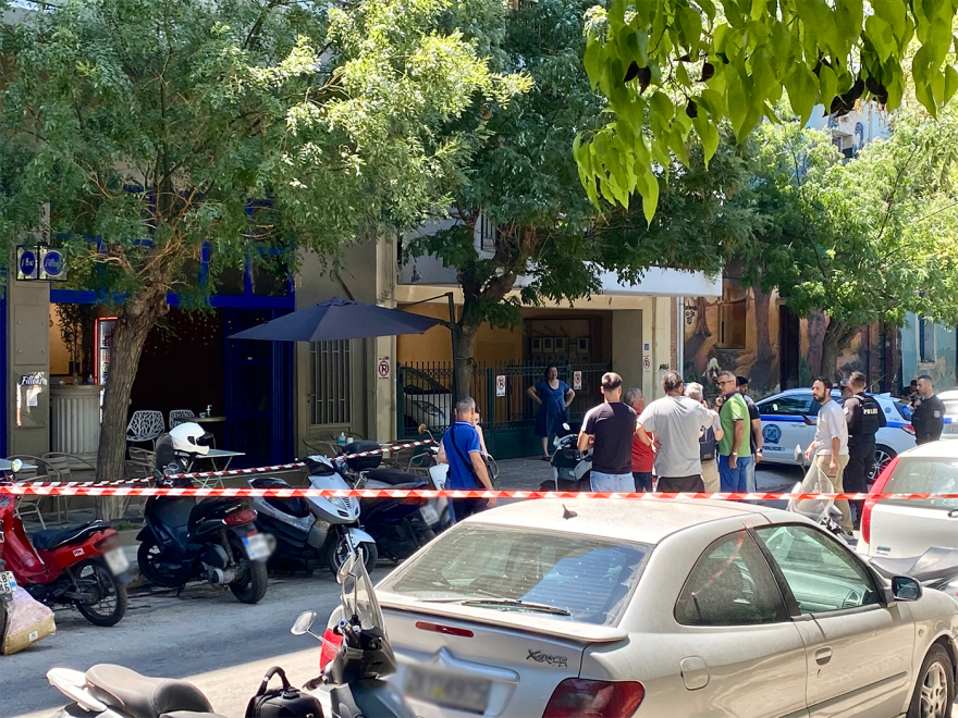Πυροβολισμοί σε καφετέρια στον Κολωνό - Εμπλέκονται αστυνομικός και πολίτης, και οι δύο τραυματίες
