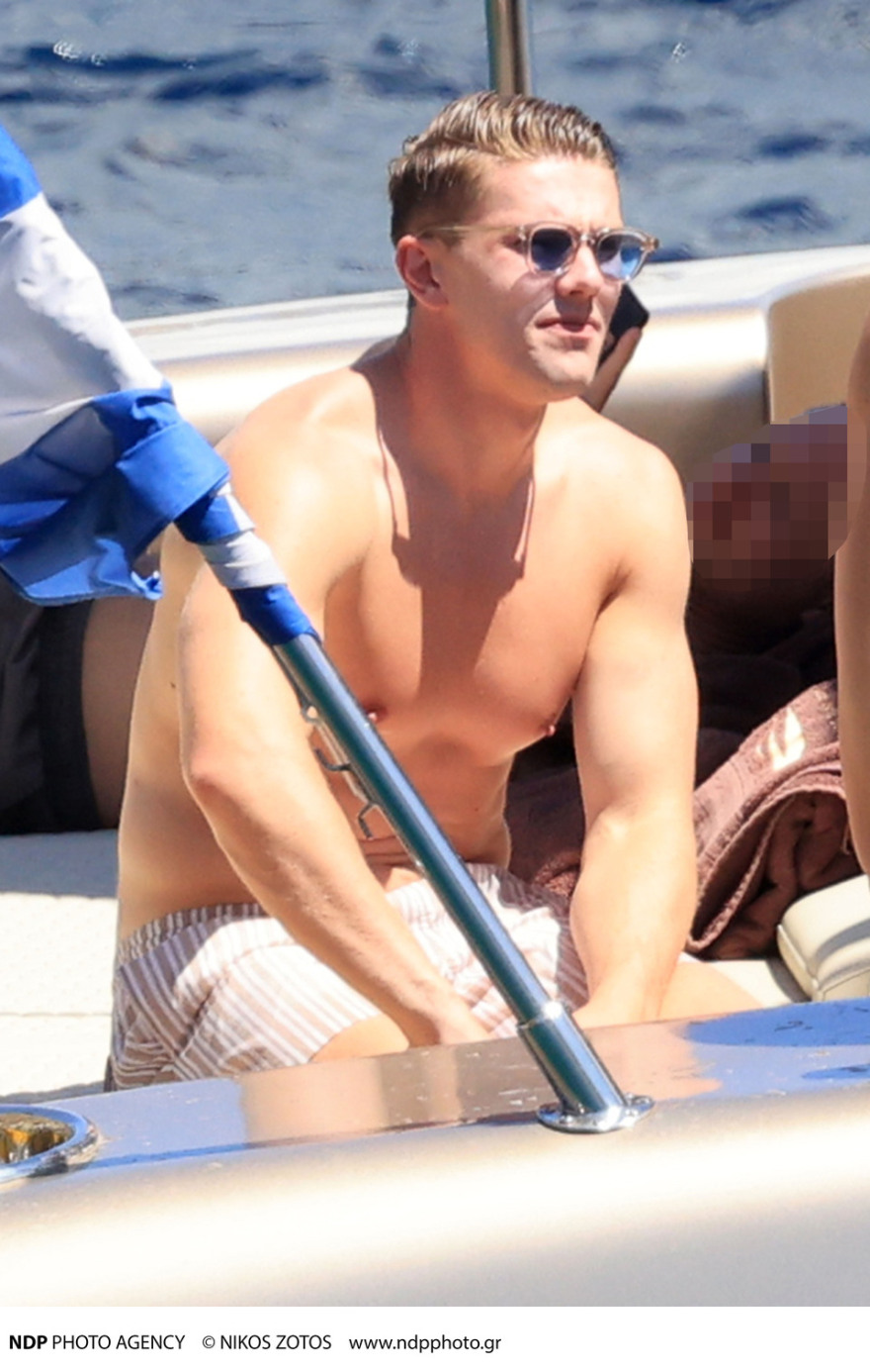 Ο Βίκτορ Γιόκερες επέλεξε τη Μύκονο για τις διακοπές του