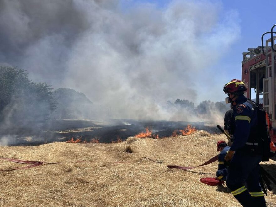 Καλύτερη η εικόνα της φωτιάς στην Καλλονή Λέσβου
