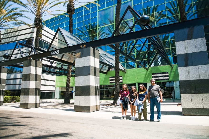 Plaisiobots: Το όνειρο τριών μαθητριών έγινε ταξίδι γνώσης στην Καλιφόρνια