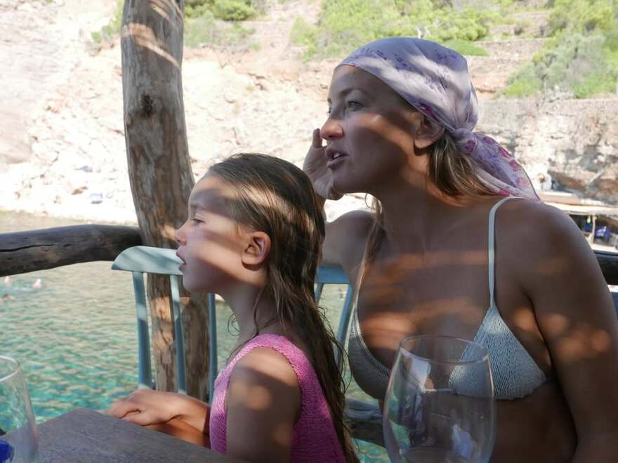 Κέιτ Χάντσον: Οι φωτογραφίες από τις διακοπές με την κόρη της