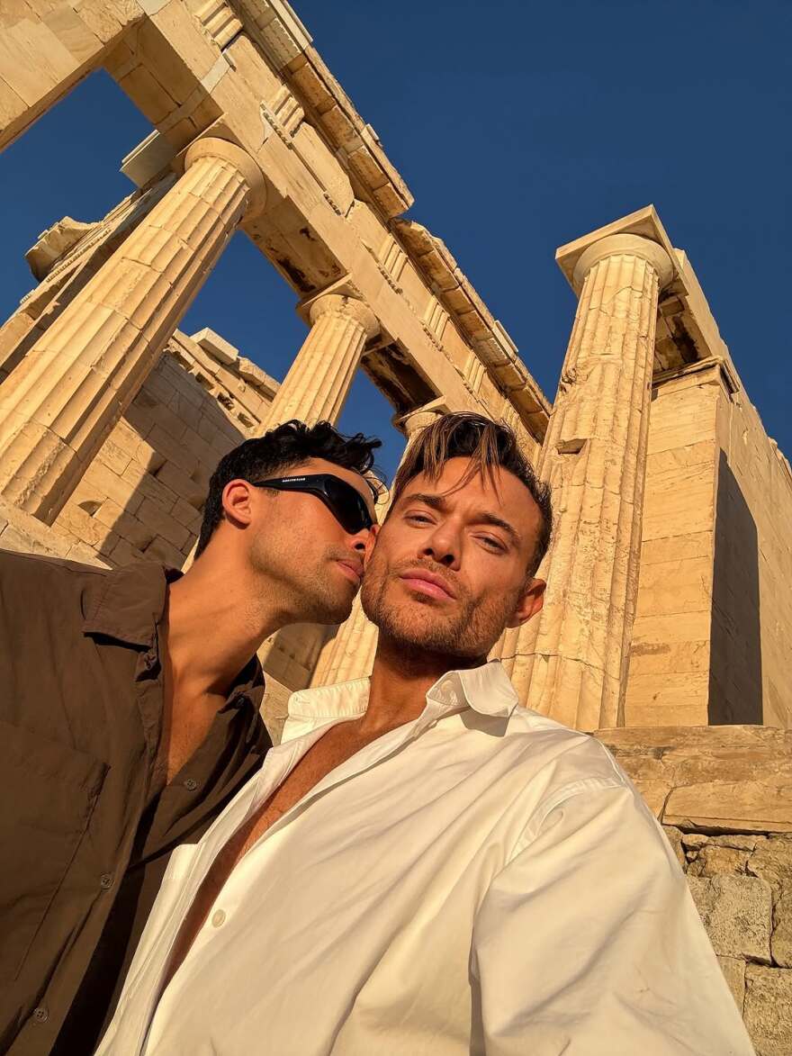 Ο Δημήτρης Γιαννέτος γιόρτασε τον αρραβώνα με τον σύντροφό του στην Ελλάδα - Δείτε φωτογραφίες 