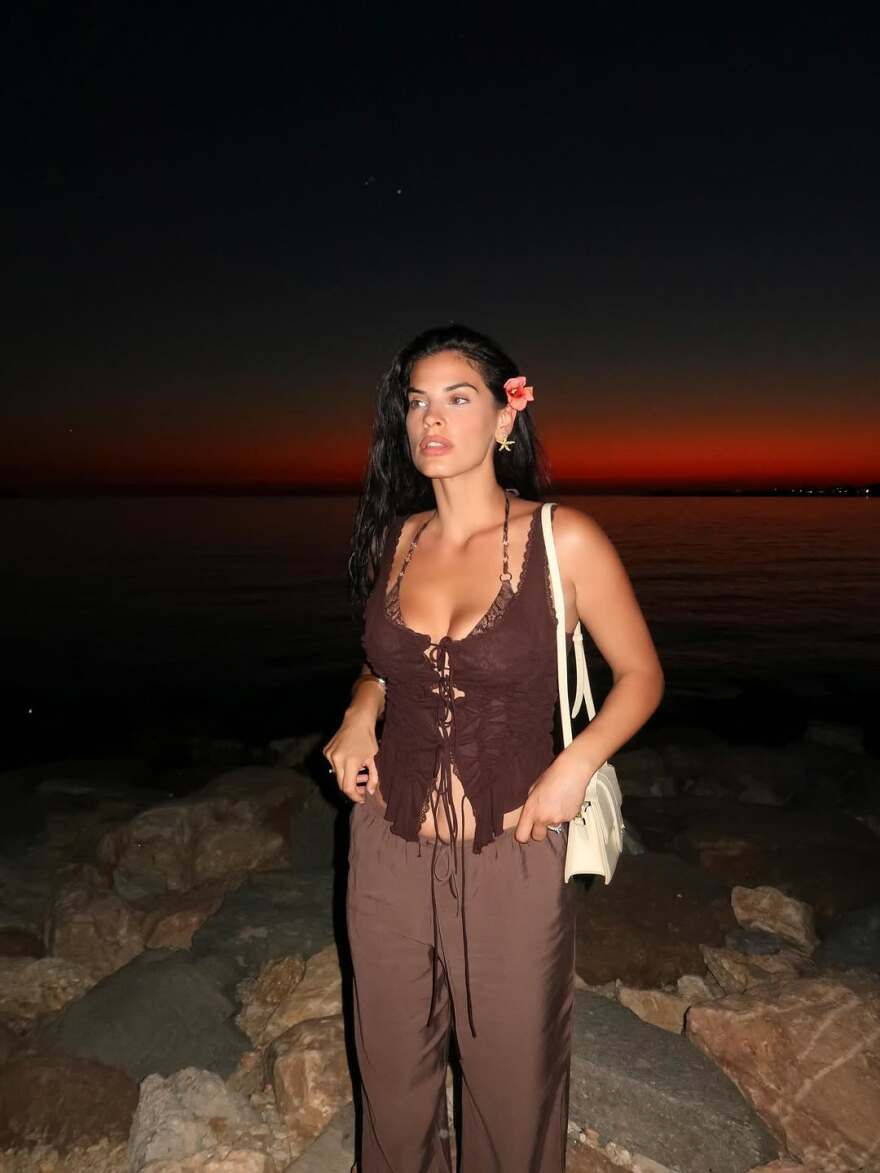 Χριστίνα Μπόμπα: Το φωτογραφικό άλμπουμ από τις οικογενειακές διακοπές της στην Πάρο