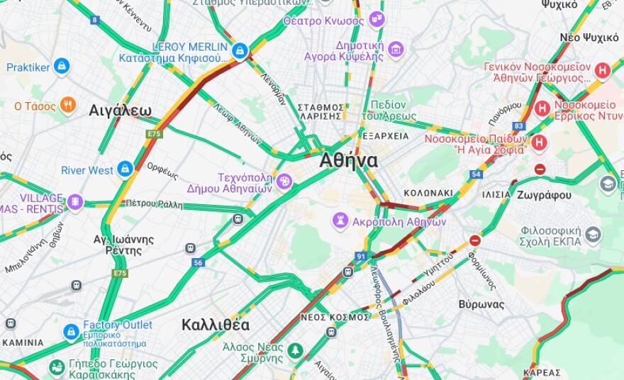 Καραμπόλα τεσσάρων οχημάτων στην Κηφισίας στο ύψος του Ψυχικού, στο ρεύμα ανόδου