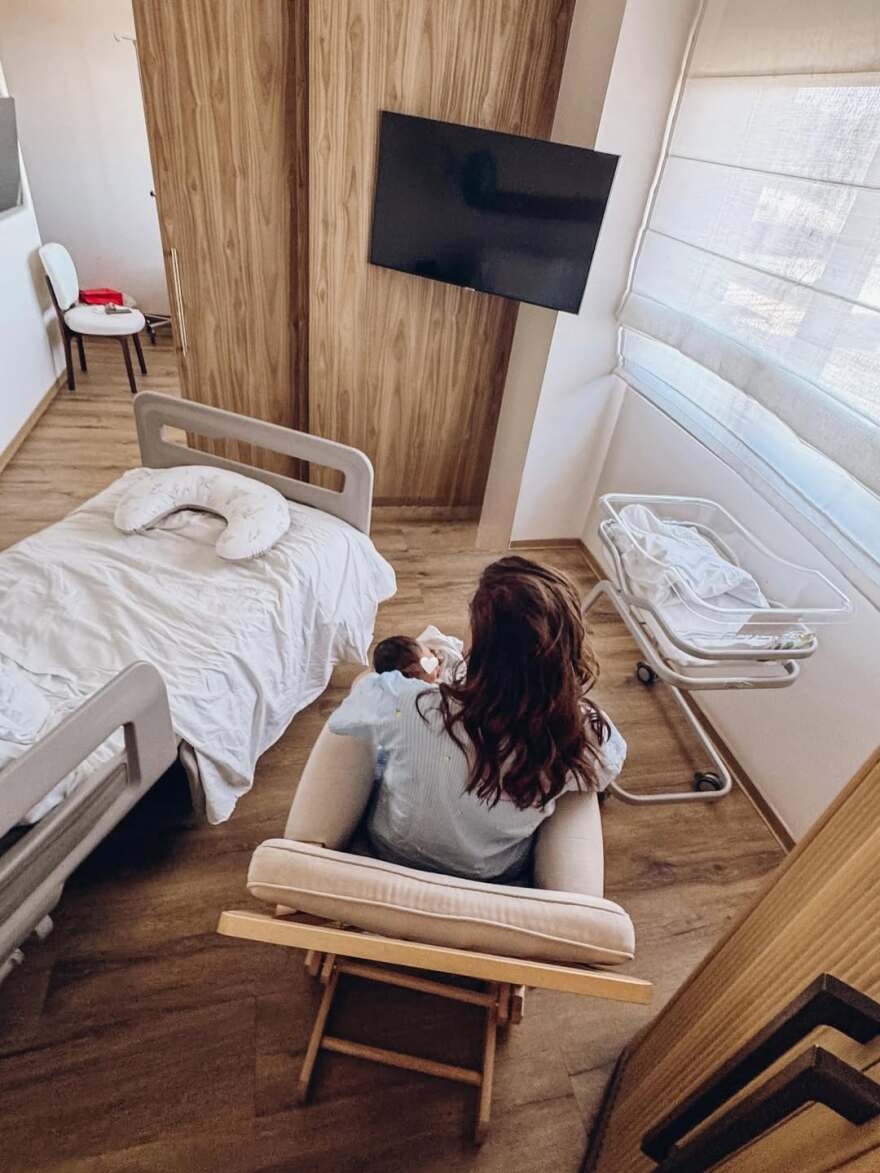 Η Ευρυδίκη Βαλαβάνη ανέβασε φωτογραφίες μέσα από το μαιευτήριο - «Η πιο δυνατή ημέρα της ζωής μου» έγραψε