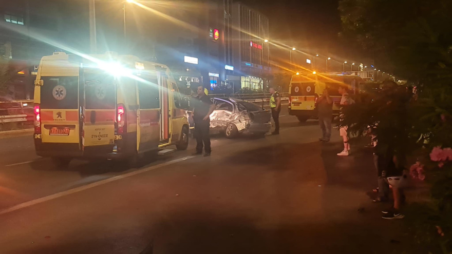 Τροχαίο στη Συγγρού: Η στιγμή της καραμπόλας των τριών οχημάτων - Ένας τραυματίας