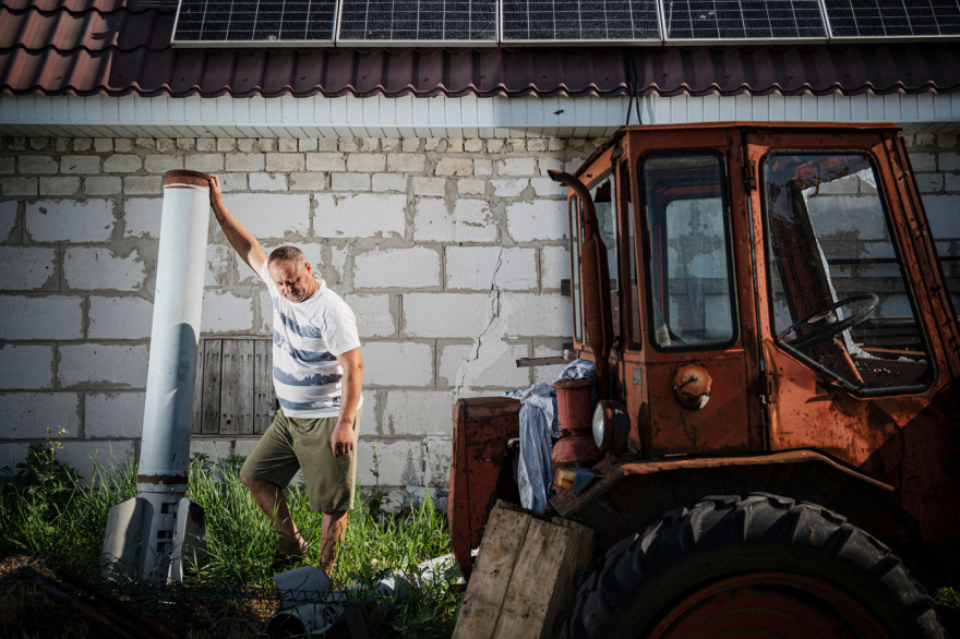 Πόλεμος στην Ουκρανία: Αγρότης διακοσμεί το σπίτι του με... πυραύλους