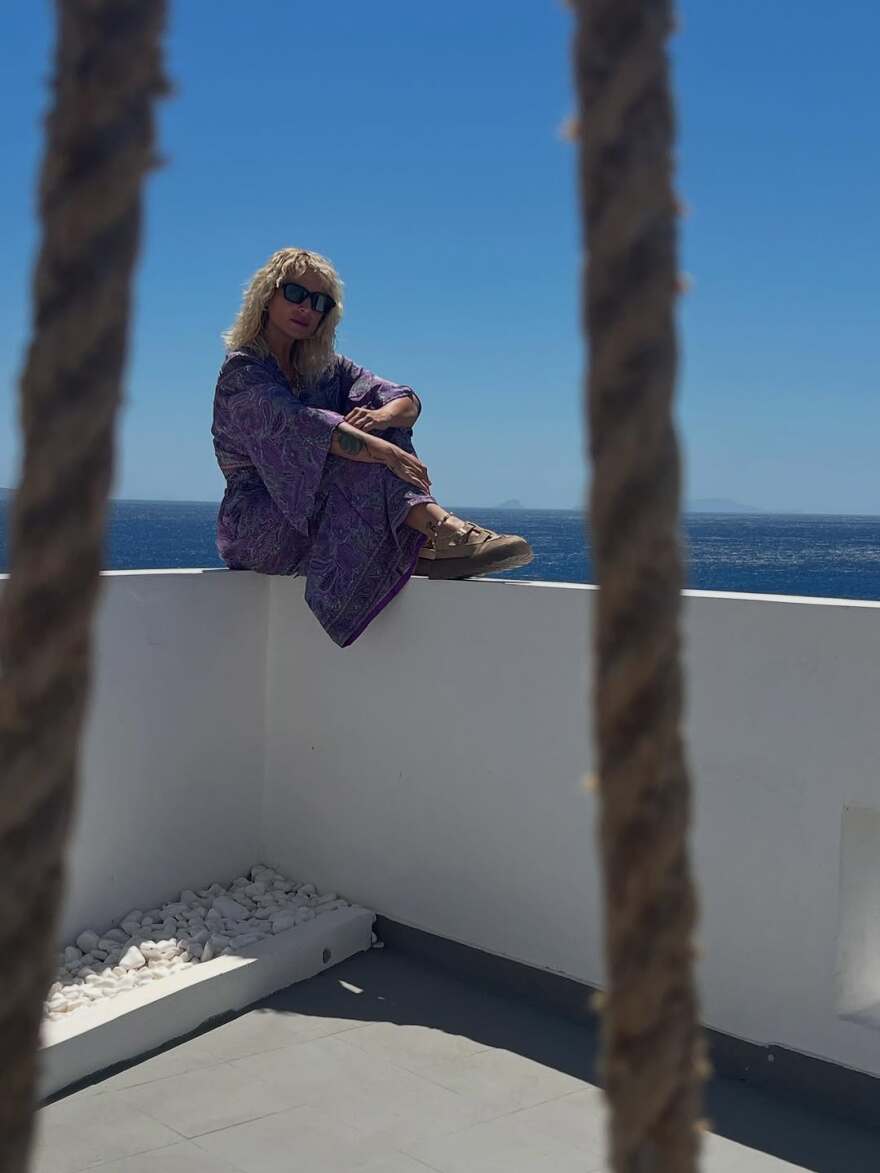 Στην Αστυπάλαια η Ελεωνόρα Ζουγανέλη - «Κάθε φορά με ξετρελαίνει»