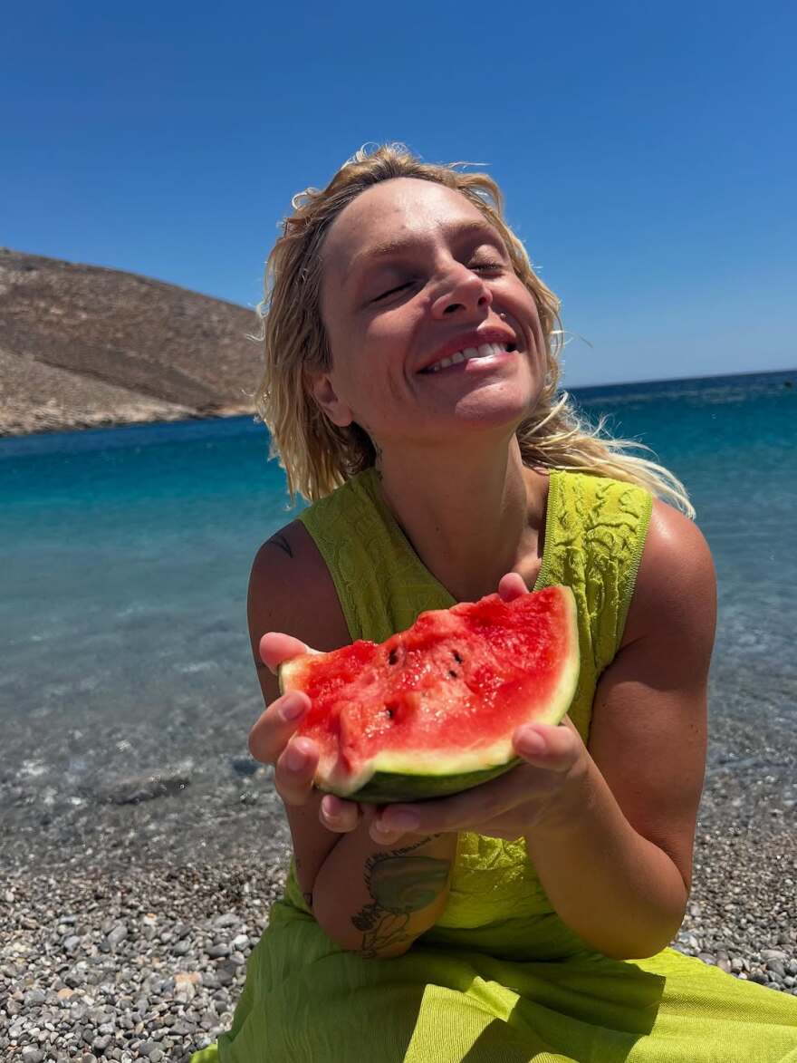 Στην Αστυπάλαια η Ελεωνόρα Ζουγανέλη - «Κάθε φορά με ξετρελαίνει»