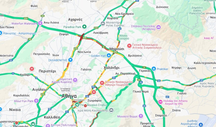 Κίνηση στους δρόμους: Καθυστερήσεις άνω των 25 λεπτών στην Αττική Οδό - Με χαμηλές ταχύτητες στον Κηφισό
