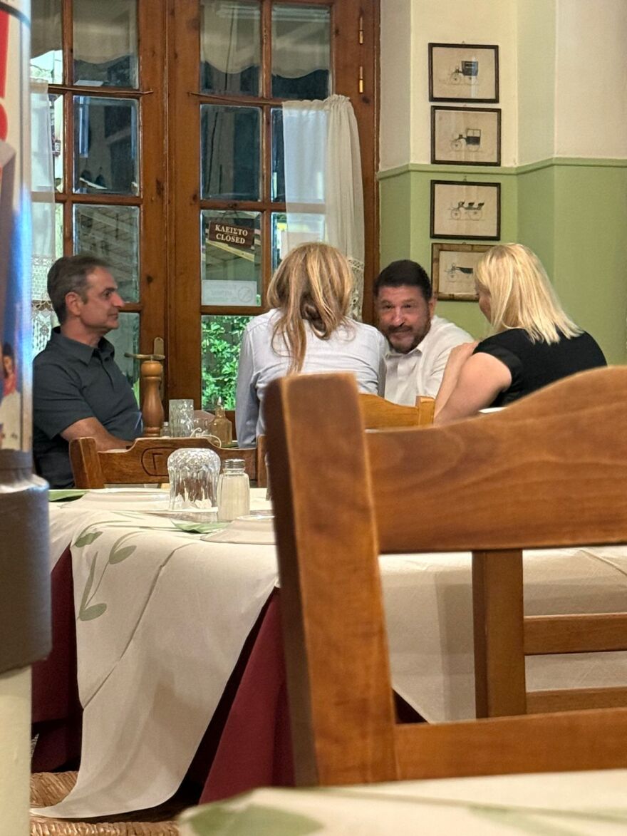 Σε ταβέρνα στη Δραπετσώνα δείπνησαν Μητσοτάκης και Χαρδαλιάς το βράδυ της Τρίτης