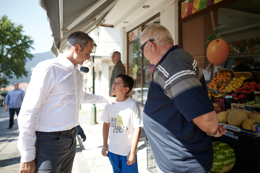 Visit Mitsotakis to the 2nd Primary School of Karpenisi: 430 schools will be upgraded in September with the 