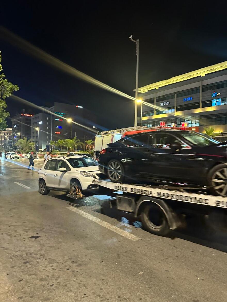 Τροχαίο στη Συγγρού: Η στιγμή της καραμπόλας των τριών οχημάτων - Ένας τραυματίας