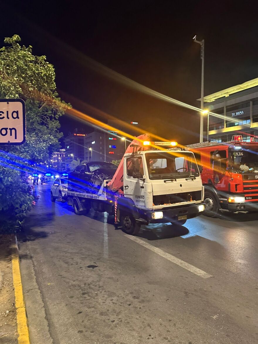 Τροχαίο στη Συγγρού: Η στιγμή της καραμπόλας των τριών οχημάτων - Ένας τραυματίας