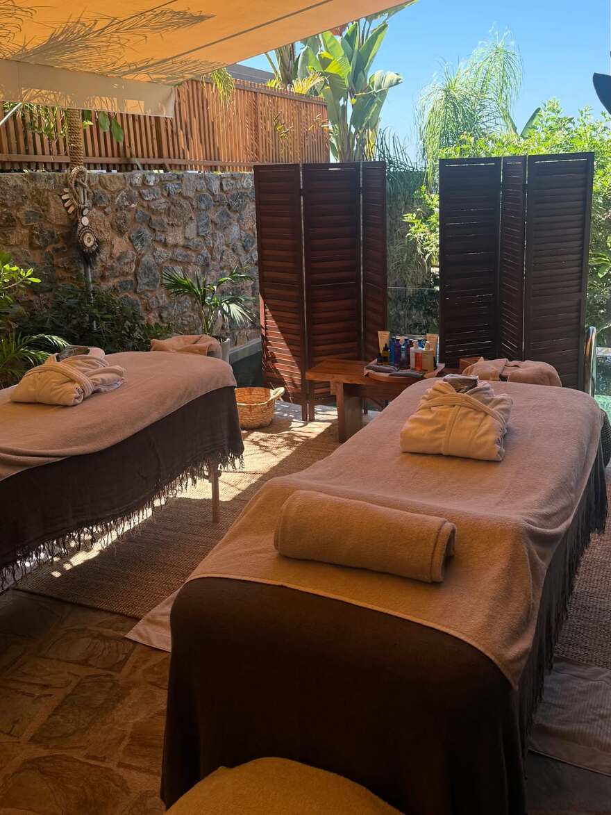 Η Κατερίνα Καινούργιου συνεχίζει τις διακοπές με τον σύντροφό της στα Χανιά - Δείτε φωτογραφίες