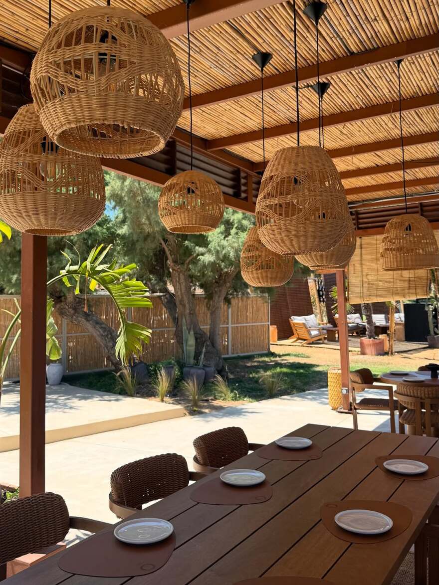 Η Κατερίνα Καινούργιου συνεχίζει τις διακοπές με τον σύντροφό της στα Χανιά - Δείτε φωτογραφίες