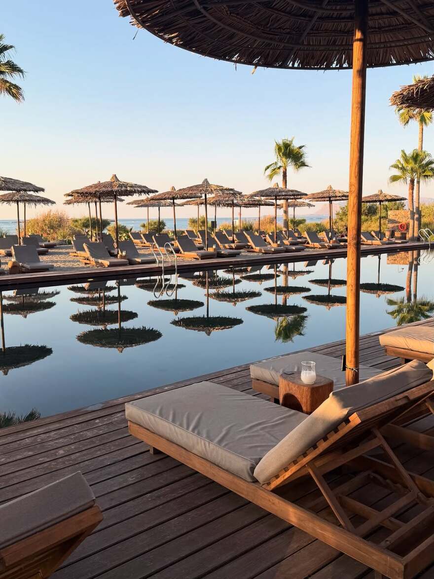 Η Κατερίνα Καινούργιου συνεχίζει τις διακοπές με τον σύντροφό της στα Χανιά - Δείτε φωτογραφίες