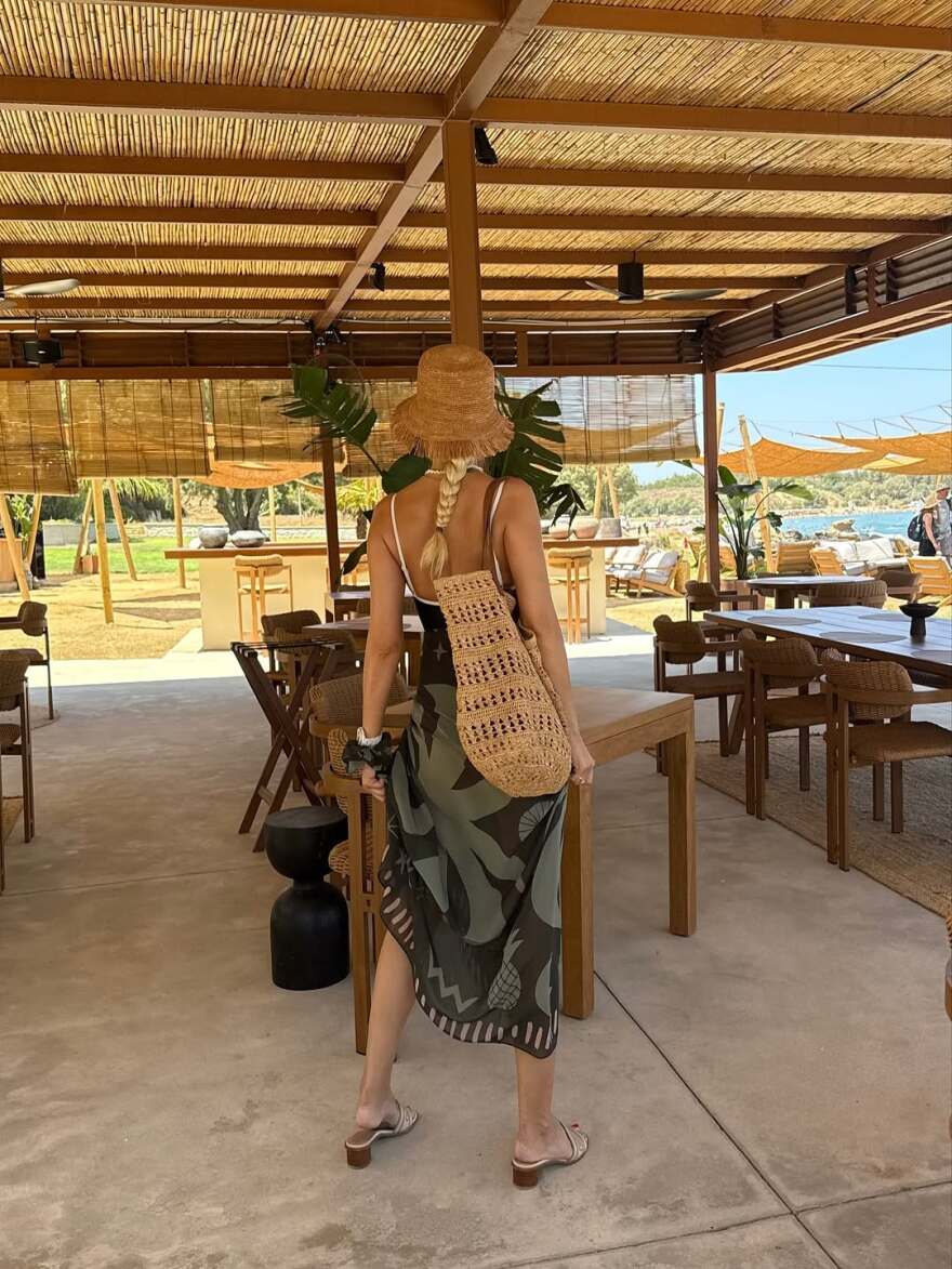 Η Κατερίνα Καινούργιου συνεχίζει τις διακοπές με τον σύντροφό της στα Χανιά - Δείτε φωτογραφίες