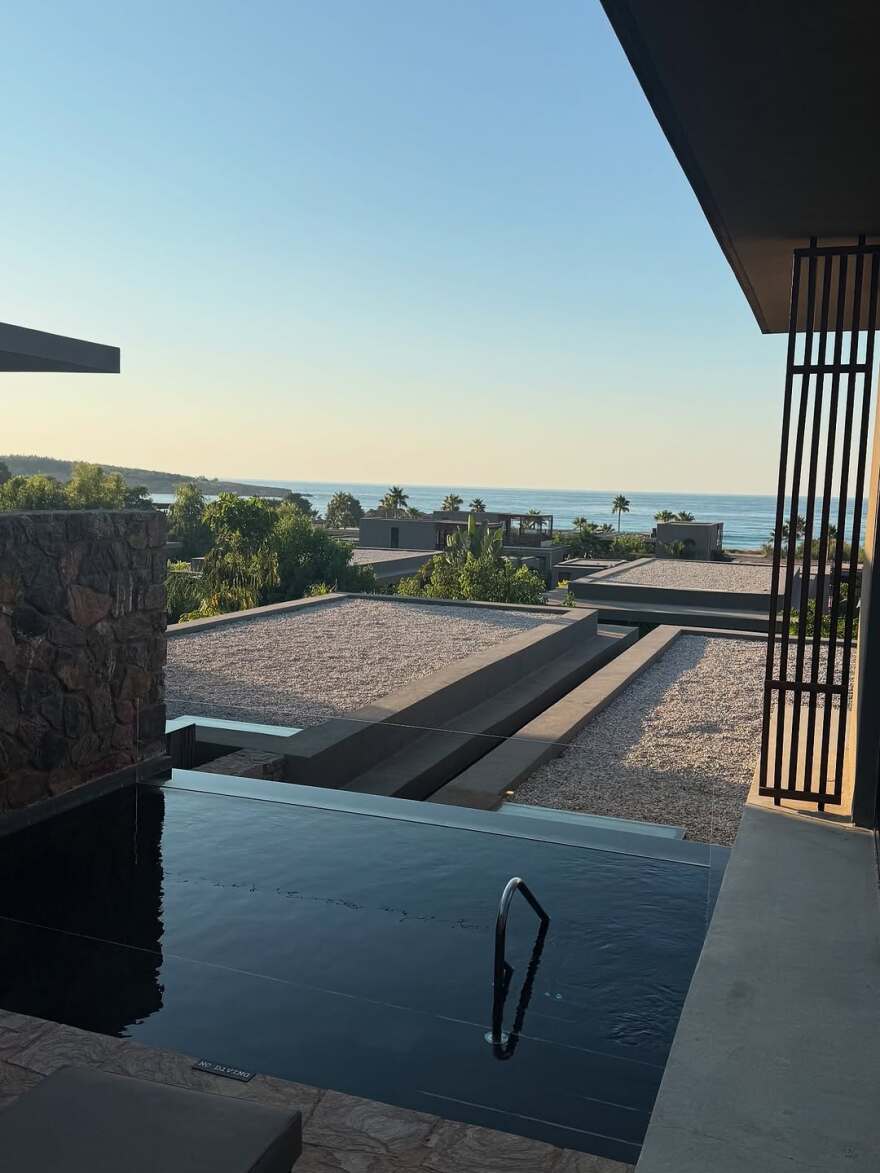 Η Κατερίνα Καινούργιου συνεχίζει τις διακοπές με τον σύντροφό της στα Χανιά - Δείτε φωτογραφίες