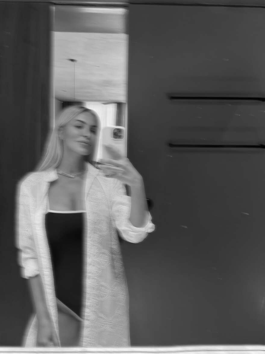 Η Κατερίνα Καινούργιου συνεχίζει τις διακοπές με τον σύντροφό της στα Χανιά - Δείτε φωτογραφίες