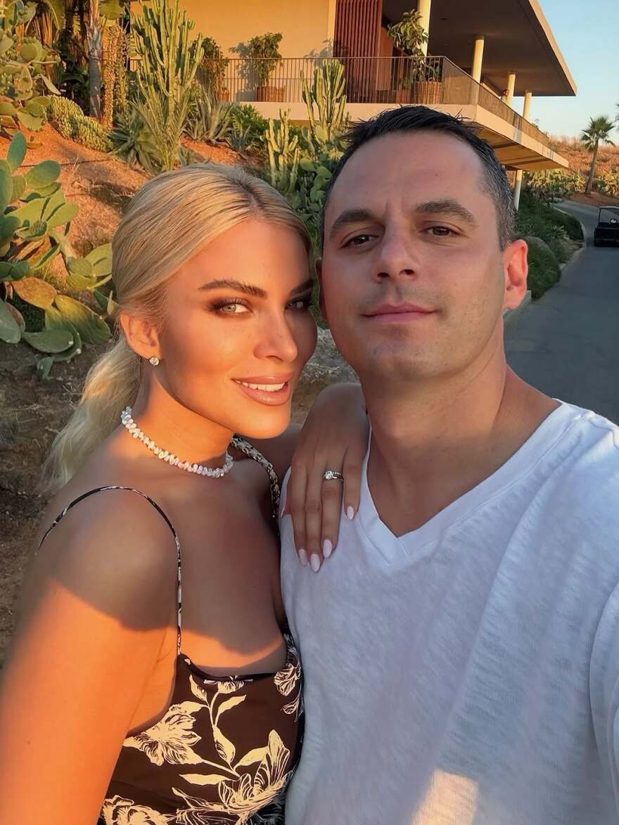 Η Κατερίνα Καινούργιου συνεχίζει τις διακοπές με τον σύντροφό της στα Χανιά - Δείτε φωτογραφίες