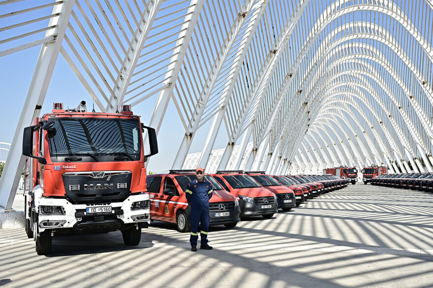 Παραδόθηκαν 164 νέα οχήματα στην Πυροσβεστική - Μητσοτάκης Καθημερινά η πατρίδα προοδεύει και κάνει βήματα μπροστά