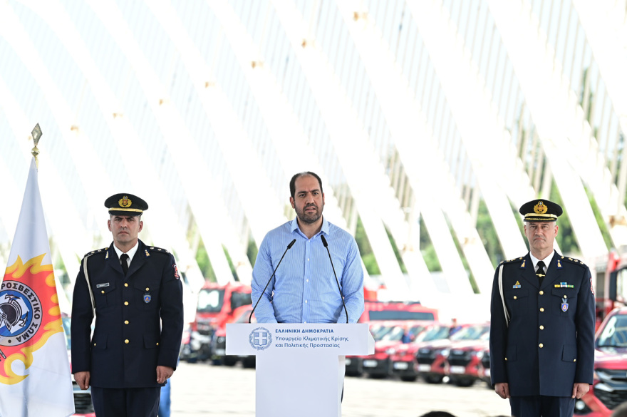 Παραδόθηκαν 164 νέα οχήματα στην Πυροσβεστική - Μητσοτάκης Καθημερινά η πατρίδα προοδεύει και κάνει βήματα μπροστά