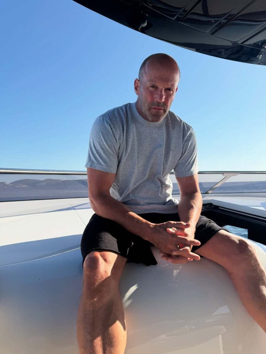 O Τζέισον Στέιθαμ και η Ρόζι Χάντινγκτον απολαμβάνουν το καλοκαίρι στην Ισπανία - Δείτε τις φωτογραφίες