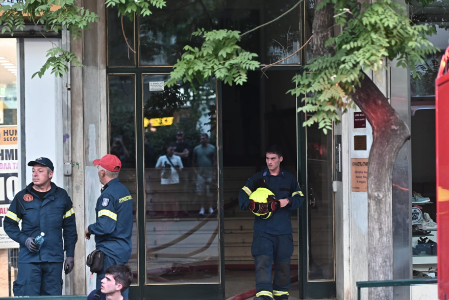 Γειτόνισσα ειδοποίησε τον Φιλιππίδη για τη φωτιά - Κοιμόταν στο σαλόνι του σπιτιού του που τυλίχθηκε στις φλόγες