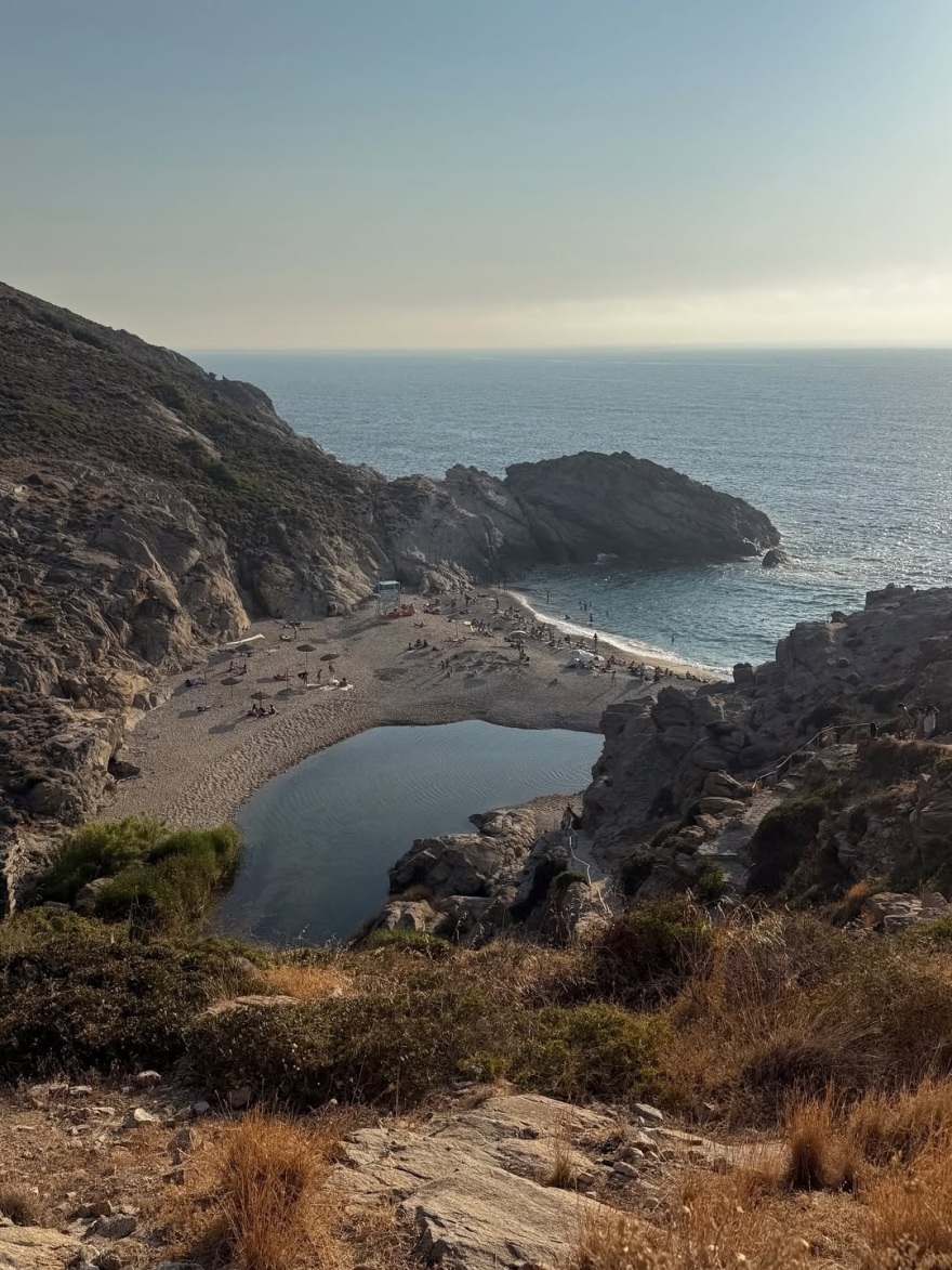 Ευγενία Σαμαρά: Ποζάρει με μπικίνι σε ποτάμια, φαράγγια και κόκκινους ήλιους - Φωτογραφίες
