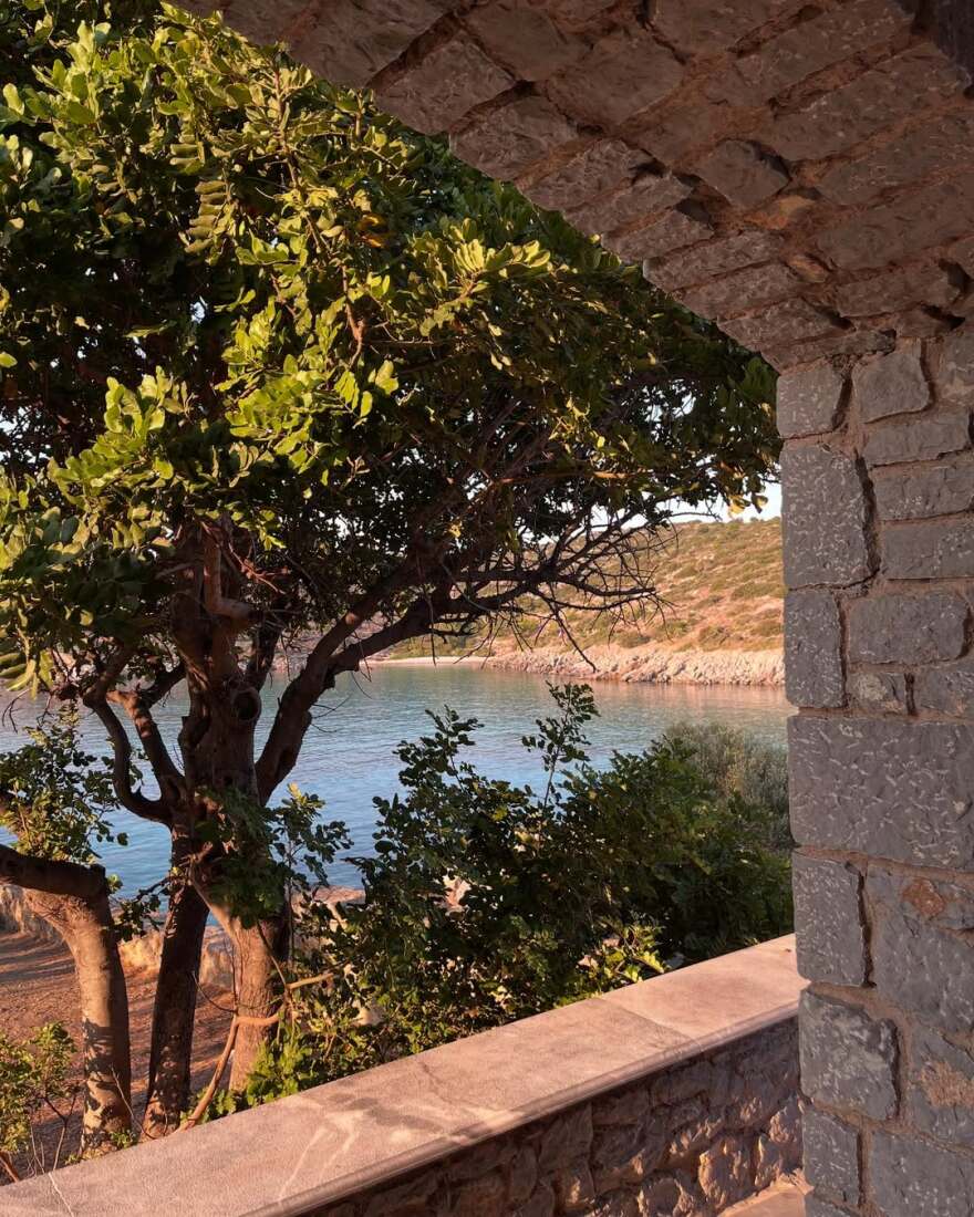 Σοφία Αλιμπέρτη: Το φωτογραφικό άλμπουμ από τις διακοπές της στη Χίο