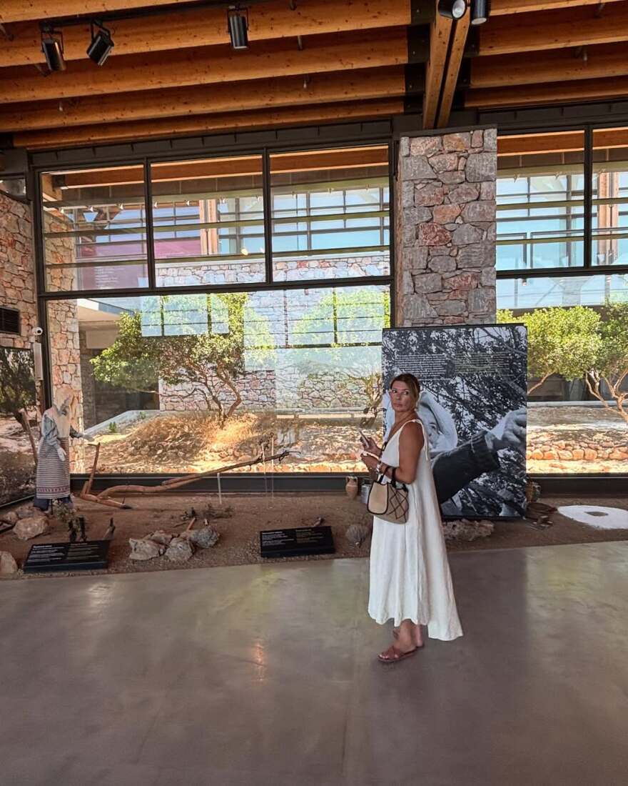 Σοφία Αλιμπέρτη: Το φωτογραφικό άλμπουμ από τις διακοπές της στη Χίο