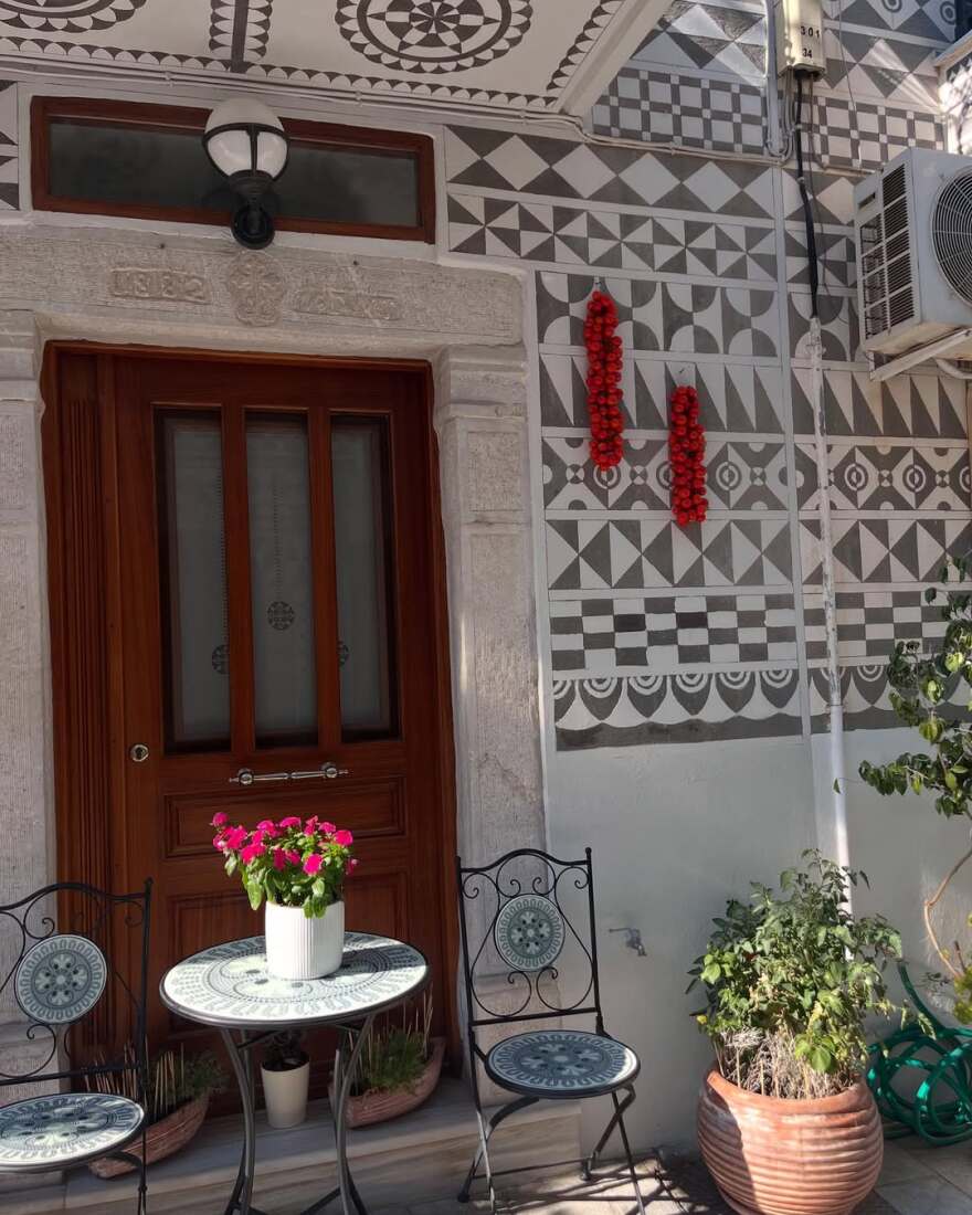 Σοφία Αλιμπέρτη: Το φωτογραφικό άλμπουμ από τις διακοπές της στη Χίο