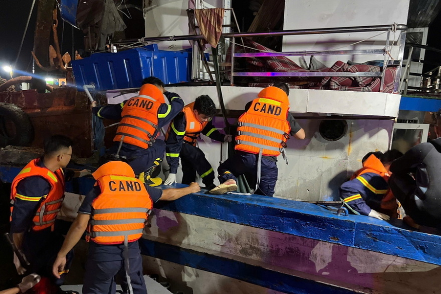 Στους 38 οι νεκροί από τη βύθιση τουριστικού σκάφους στο Βιετνάμ 