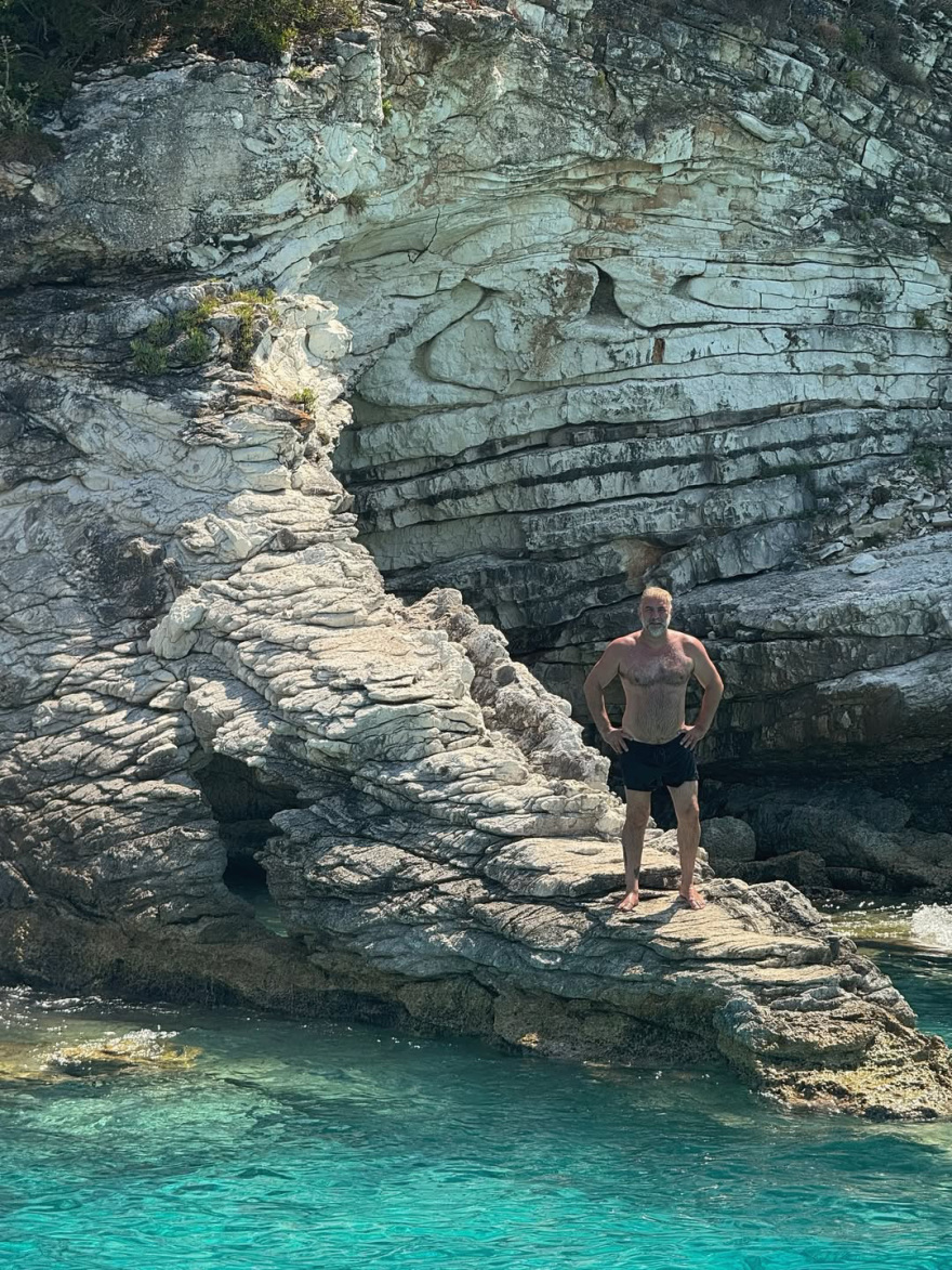 Δέσποινα Βανδή – Βασίλης Μπισμπίκης: Η απόδραση του ζευγαριού σε Κέρκυρα και Παξούς