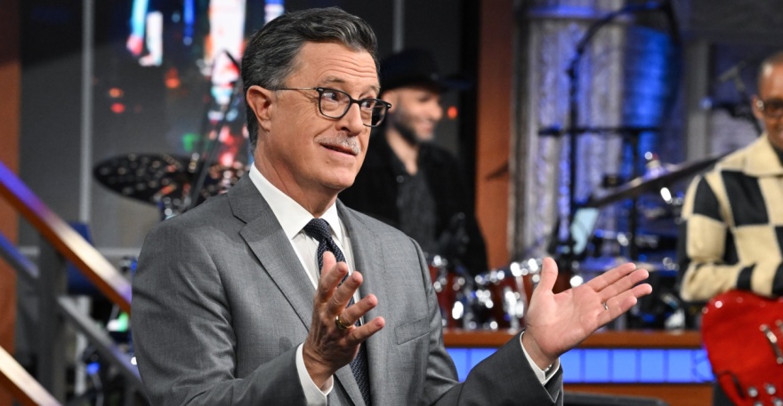 Aυλαία απόψε για το The Late Show του Στίβεν Κόλμπερτ μετά από 33 χρόνια, επτασφράγιστο μυστικό οι καλεσμένοι