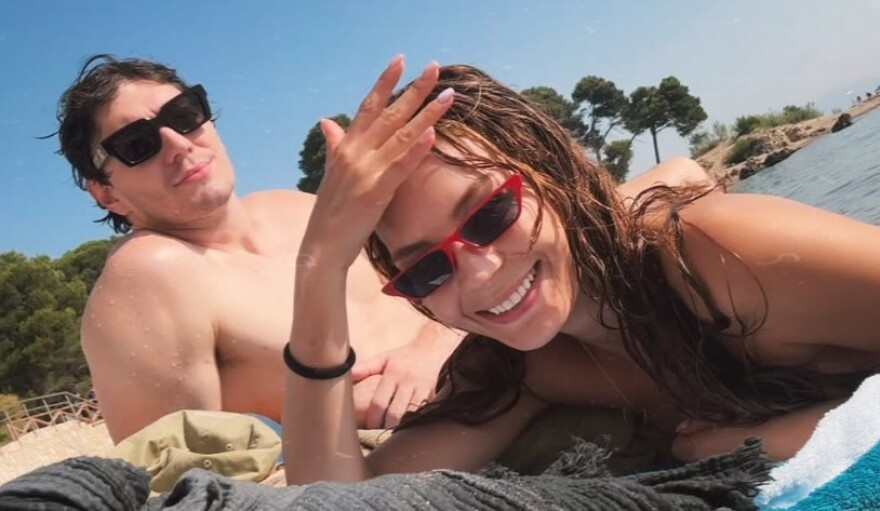 Το νέο καλοκαιρινό look του Τσέντι Όσμαν - Η φωτογραφία που ανέβασε η σύζυγός του 