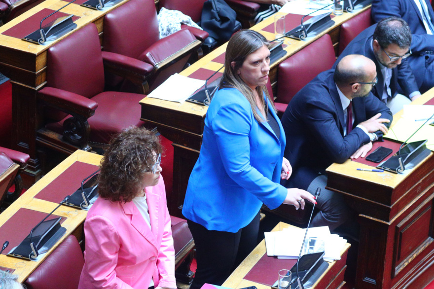 Νέο σόου από Κωνσταντοπούλου, αποχώρησε ο Λαμπρούλης από το προεδρείο της Βουλής - «Είστε πολιτικά ανήθικη» της είπε, δείτε βίντεο