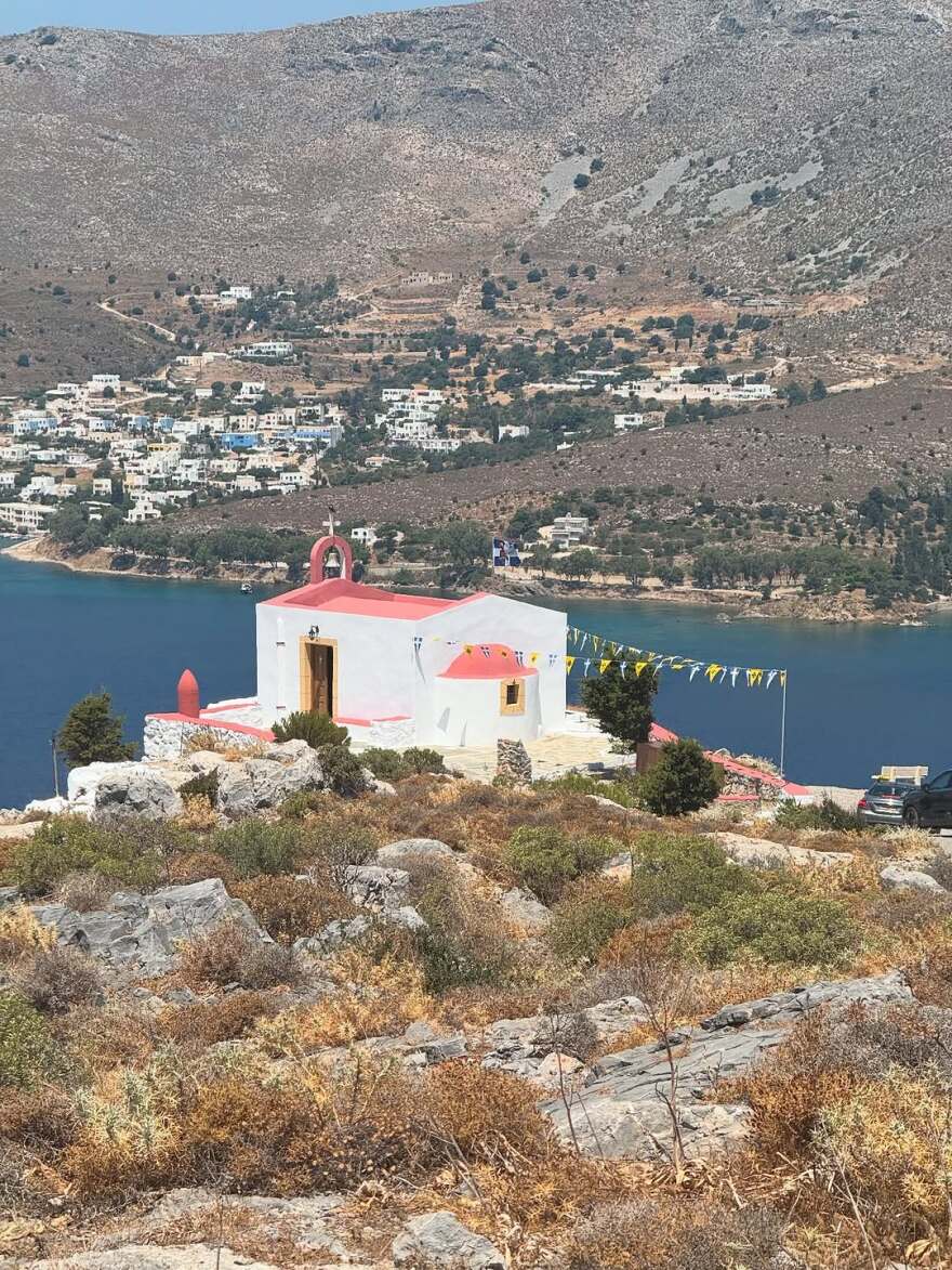 Η Μπέττυ Μαγγίρα κάνει διακοπές στη Λέρο - Δείτε φωτογραφίες