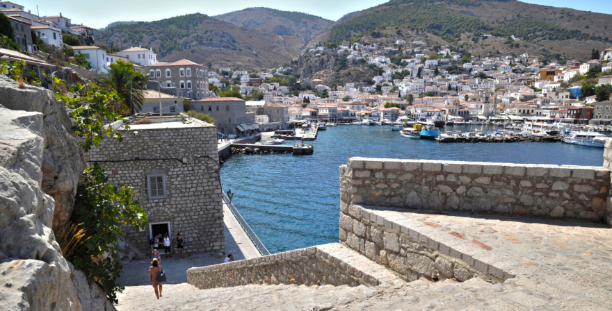 Τα 15 ελληνικά νησιά που ξεχωρίζουν για τις διακοπές του 2026, σύμφωνα με το Conde Nast Traveller