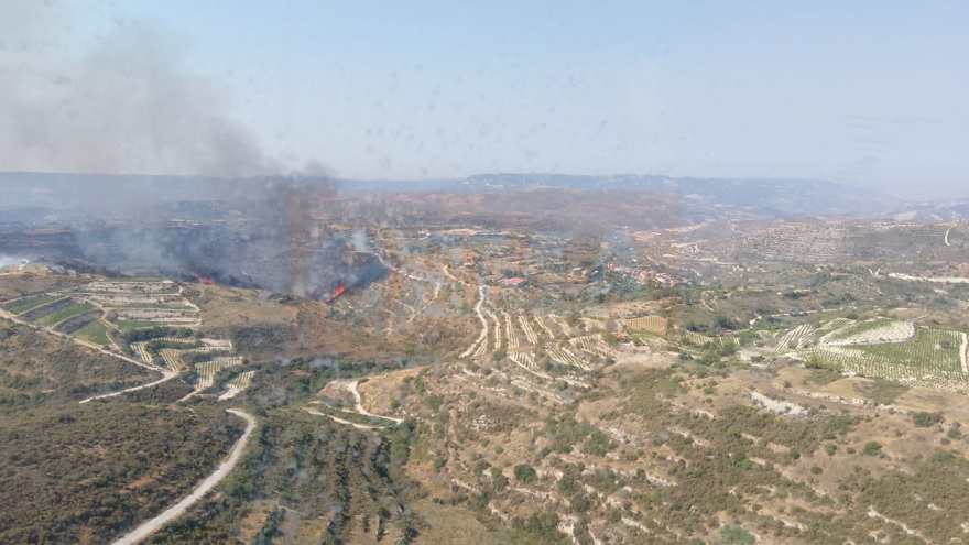 Μικρές εστίες και αναζωπυρώσεις στην Κύπρο - Δύο νεκροί και 100 τετραγωνικά χιλιόμετρα καμένη γη

