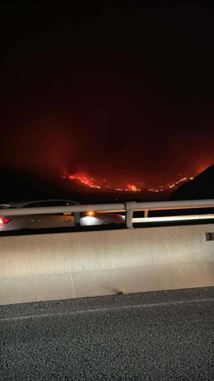 Πύρινη κόλαση στην Κύπρο με έναν νεκρό - Απεγκλωβίστηκαν με ασφάλεια δεκάδες άτομα, στέλνει ενισχύσεις η Ισπανία